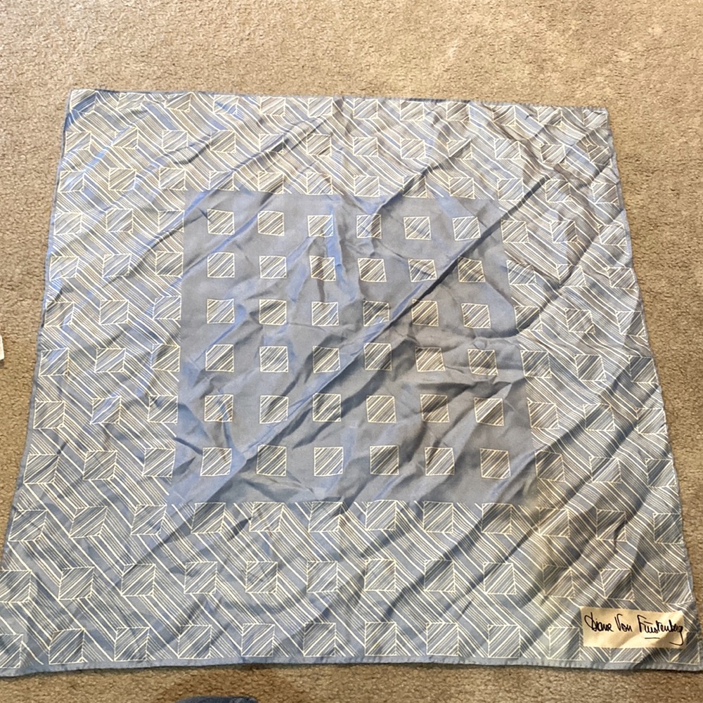 Scarf/ascot